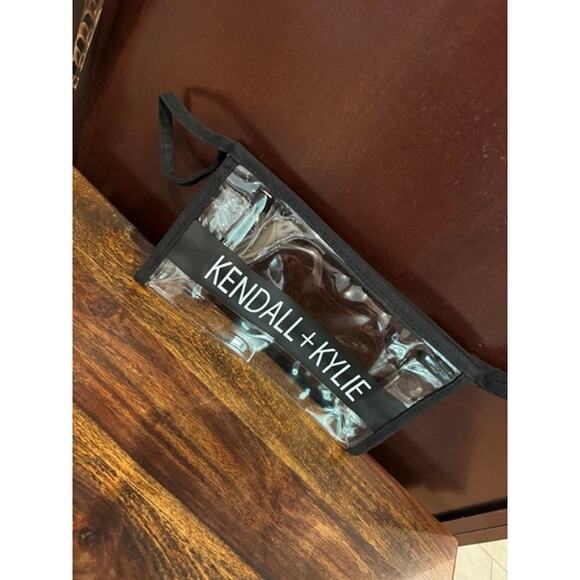 Kendall + Kylie Clear PVC Cosmetic Makeup Bag Toiletry Pouch Black Trim - Picture 4 of 6